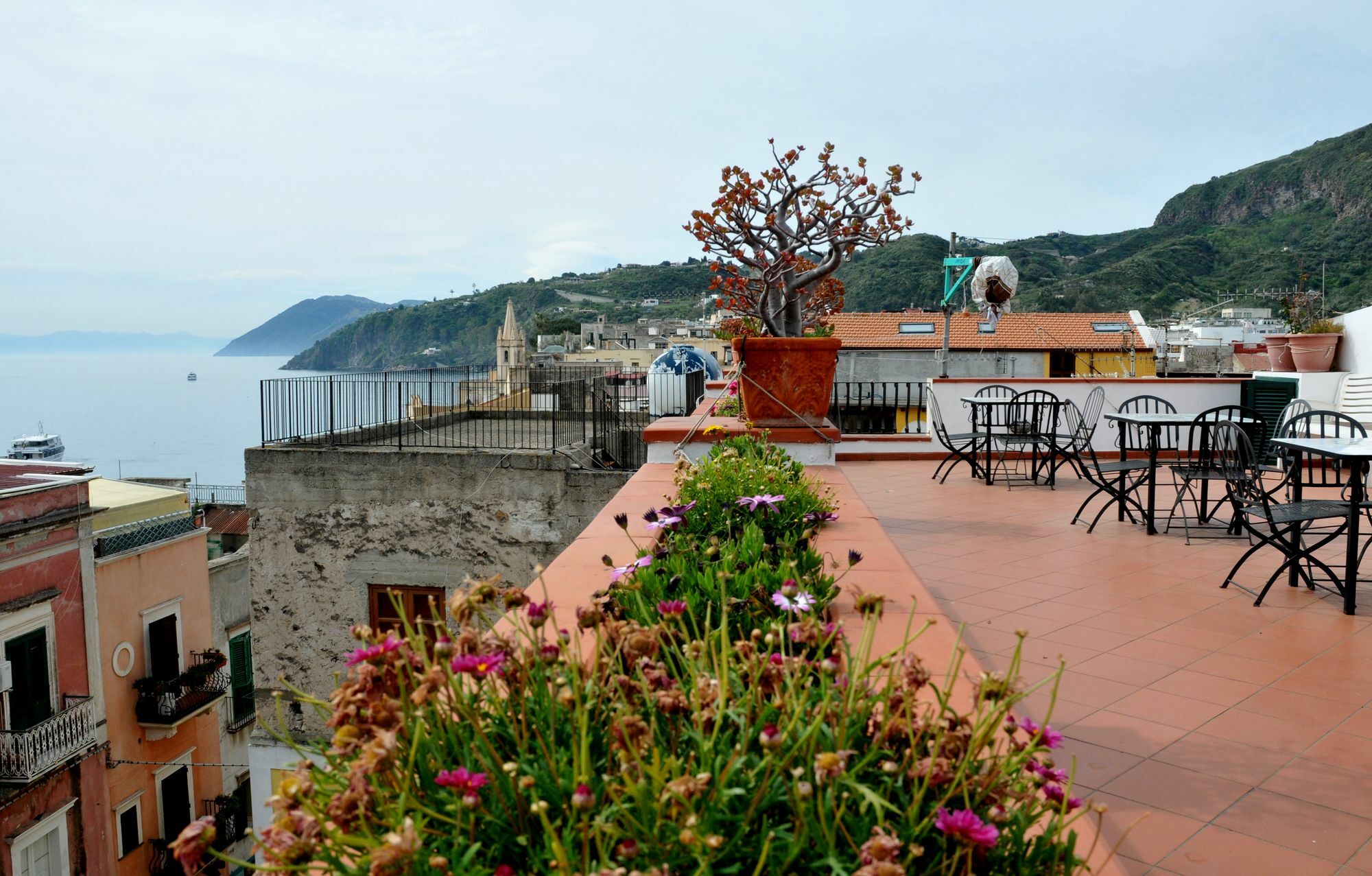 Enzoilnegro Home Lipari  Exterior photo