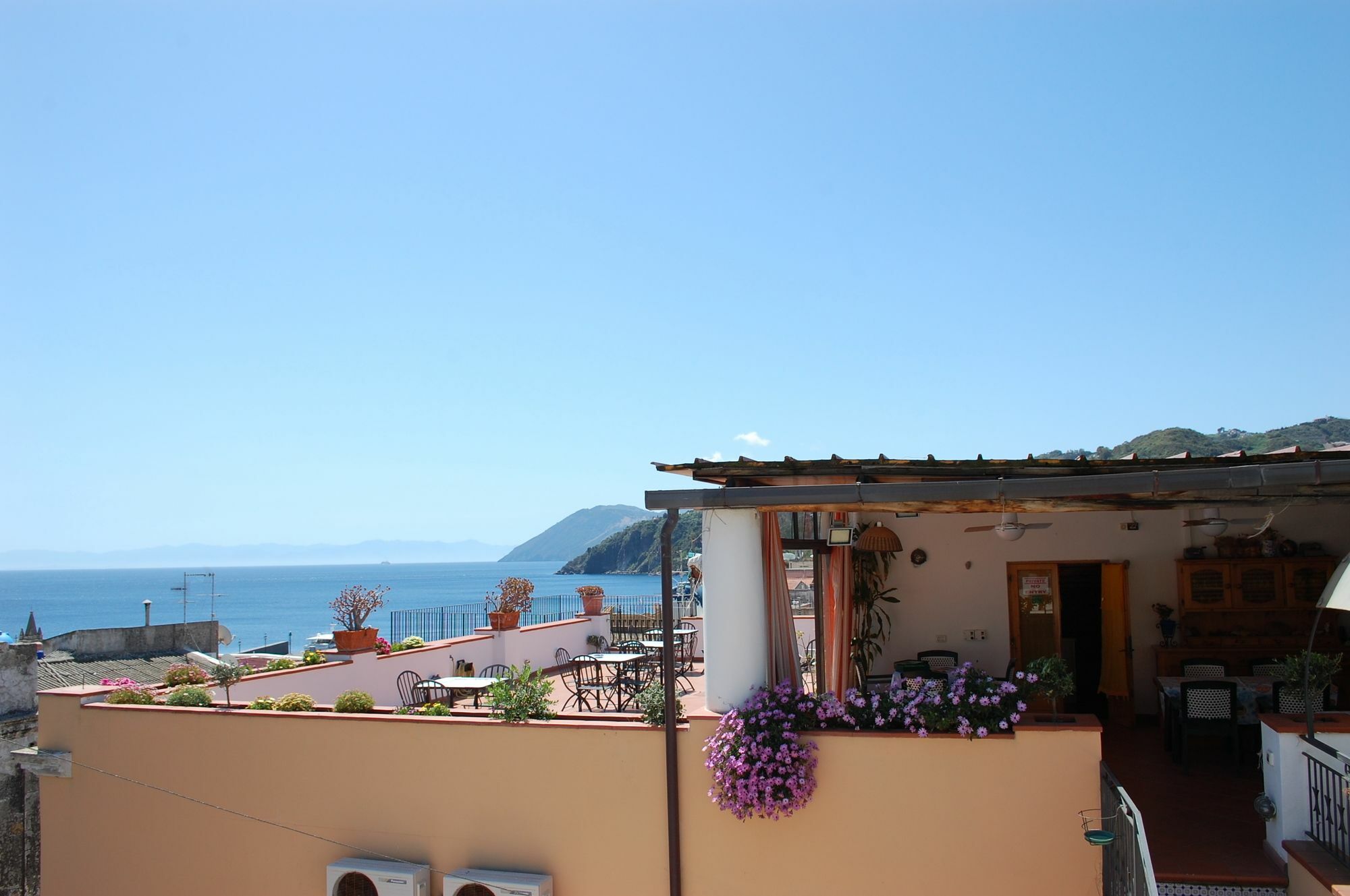 Enzoilnegro Home Lipari  Exterior photo